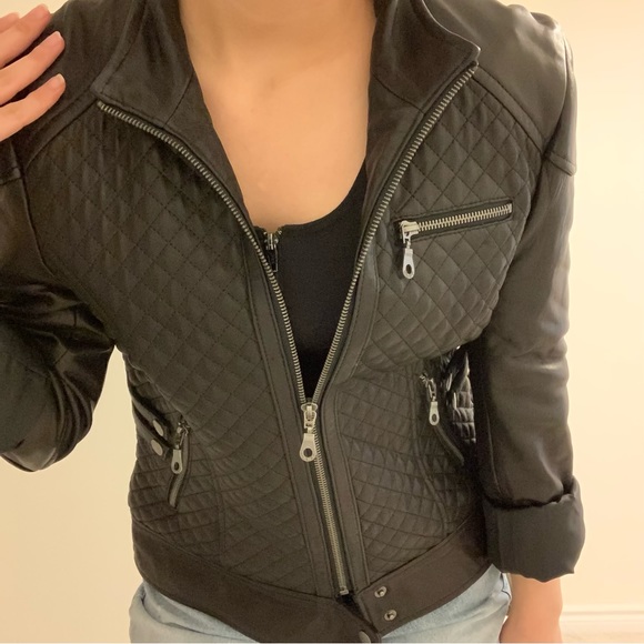 𖤐 REAL LEATHER DKNY JACKET 𖤐
— from old collection that is discontinued. - Picture 8 of 8